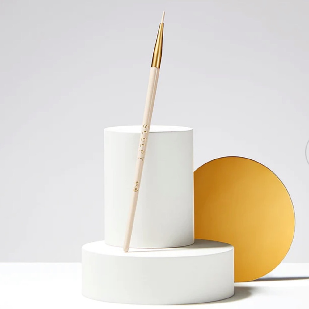 NIB No. 30 Fine Line Brush Ash Kholm x Spectrum